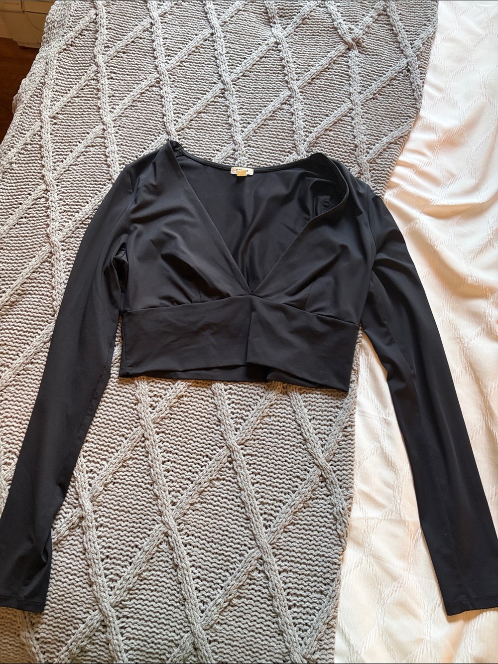 GARAGE Black Long-Sleeve V-Neck Going Out Crop Top